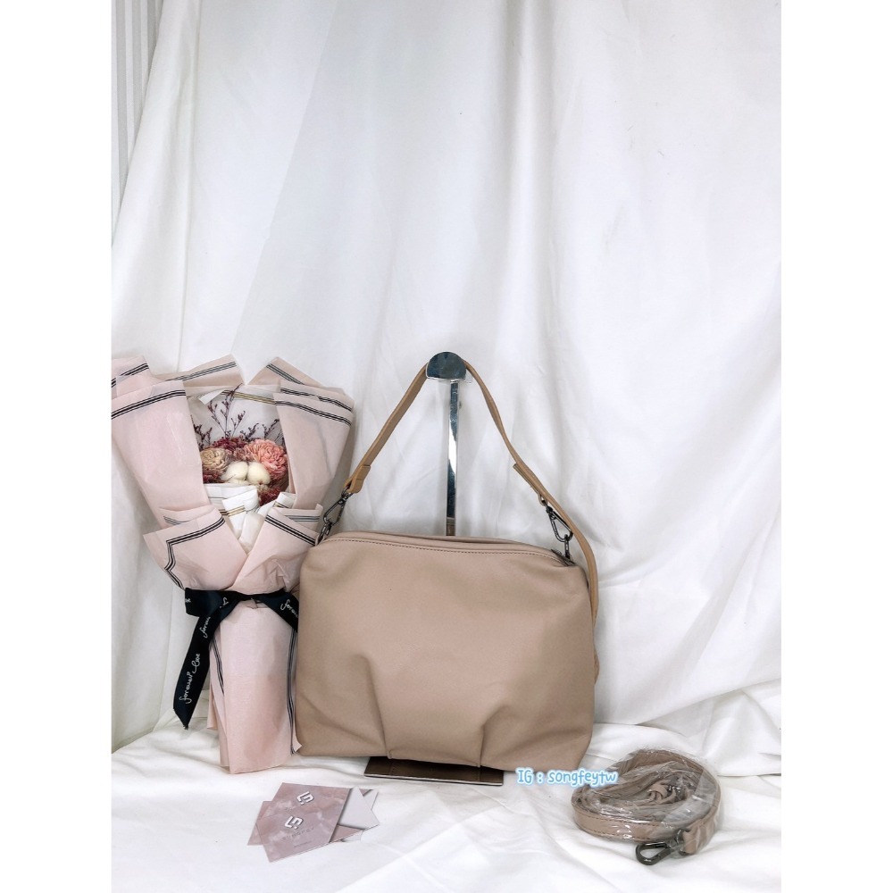 台灣現貨 Just.in.case 雲朵包 泰國小綜品牌 肩背包 斜背包-規格圖8