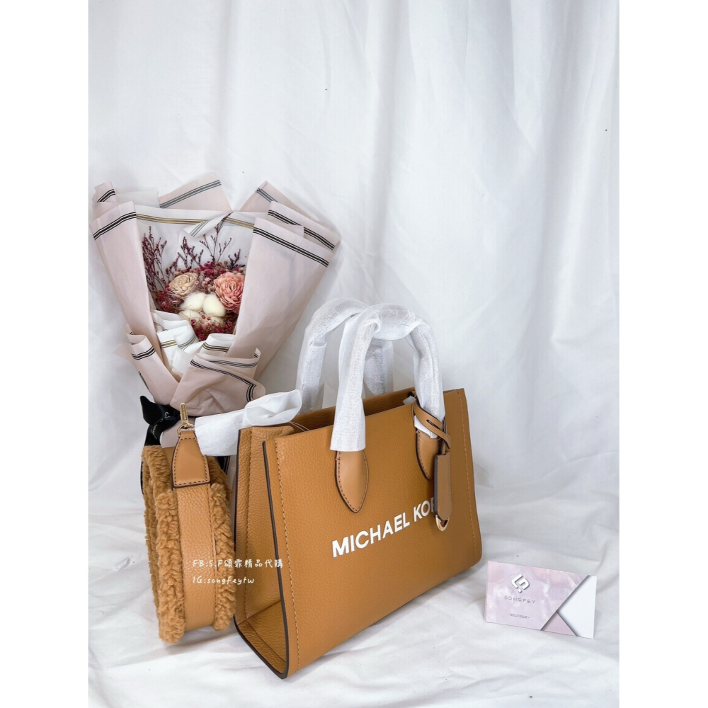 美國代購🇺🇸台灣現貨 MK 毛毛寬背帶紙袋包 斜背包 手提包-細節圖3