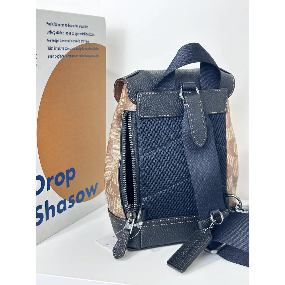 美國代購🇺🇸台灣現貨 Coach 後背造型胸包-細節圖4