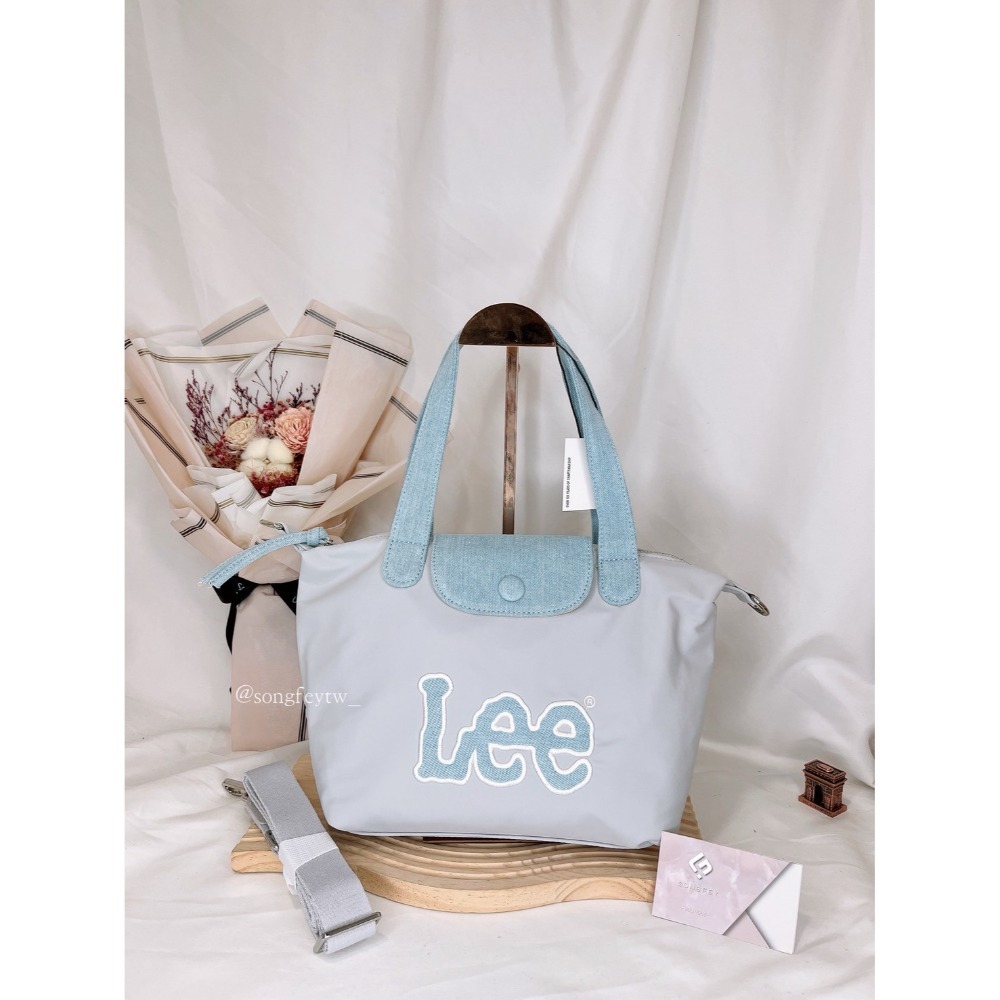 美國代購🇺🇸台灣現貨 LEE 中款 刺繡 水餃包 托特包-規格圖5
