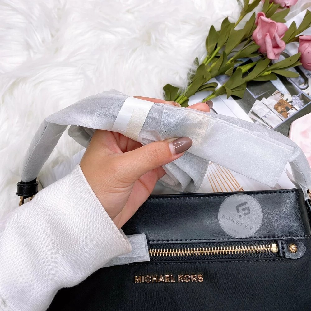 美國代購🇺🇸台灣現貨 MK 尼龍側扁包 斜背包-細節圖2