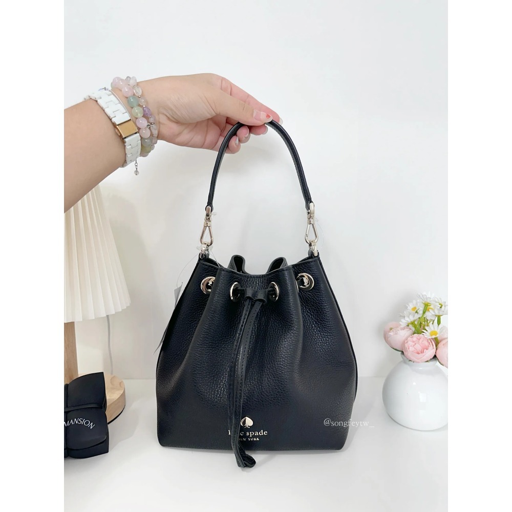 美國代購🇺🇸台灣現貨 Kate spade｜KS 寬背帶 抽繩水桶包-細節圖3