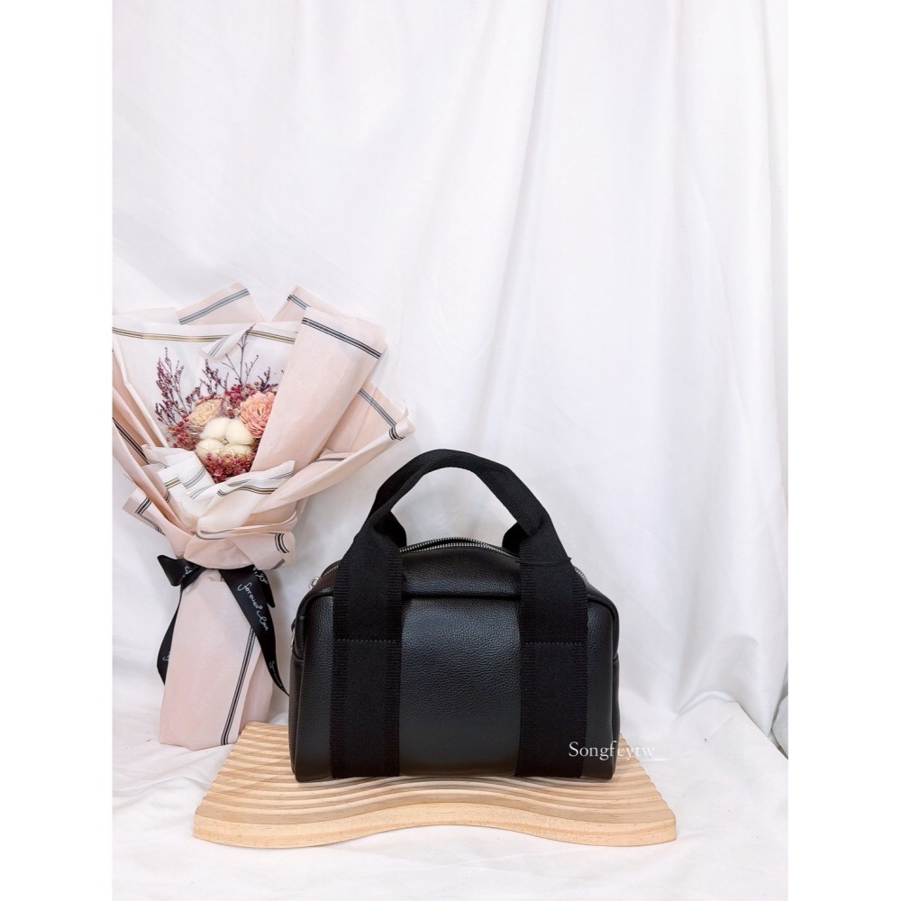 美國代購🇺🇸台灣現貨 CK 枕頭波士頓 斜背包 手提包-細節圖5