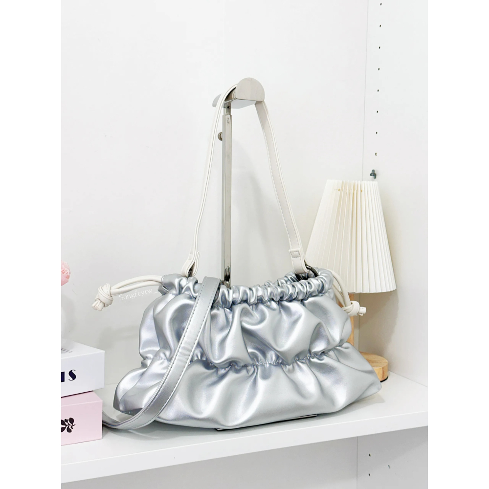 台灣現貨 泰國 Just in case 雲朵包 斜背包-細節圖2