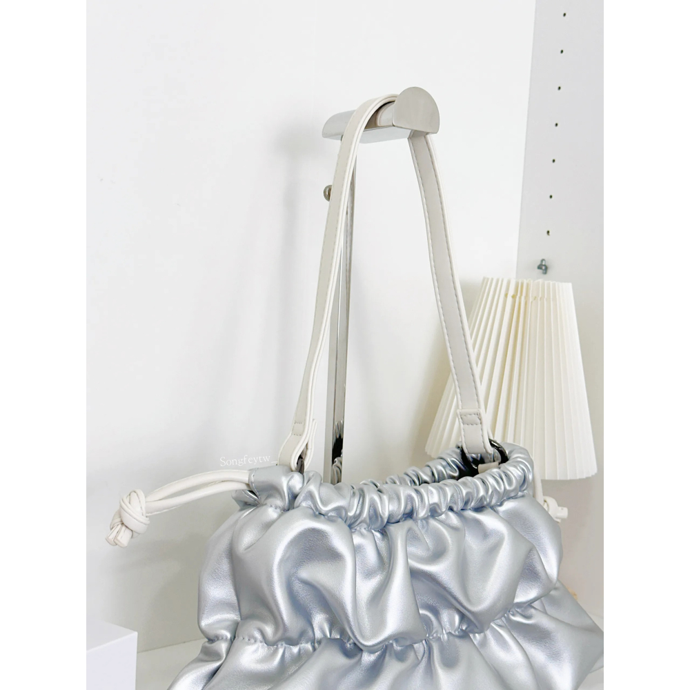 台灣現貨 泰國 Just in case 雲朵包 斜背包-細節圖4