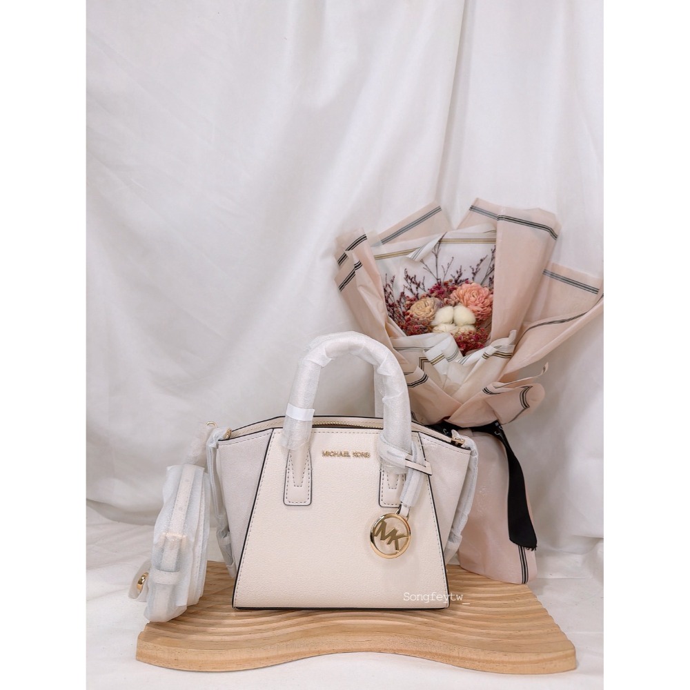 美國代購🇺🇸台灣現貨 MK 迷你小耳朵包 手提斜背包-規格圖5