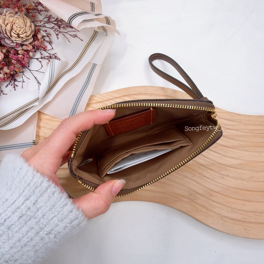 美國代購🇺🇸台灣現貨 Coach 單層小手拿 萬聖節限定款-細節圖2