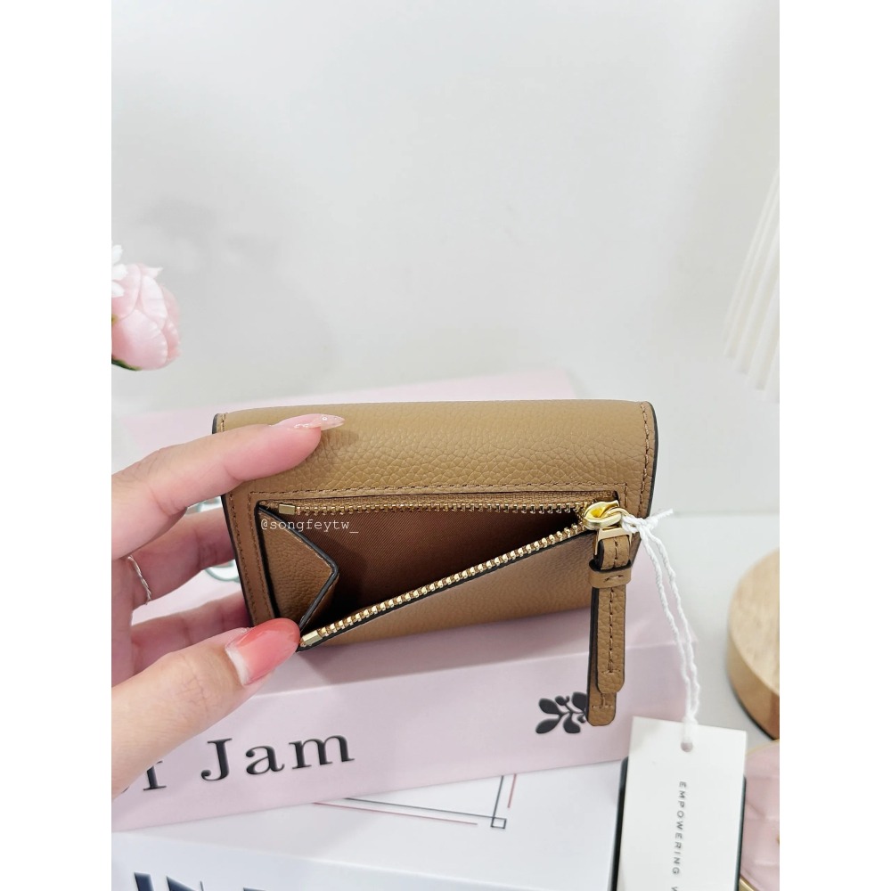美國代購🇺🇸台灣現貨 Tory Burch｜TB 新款 浮雕 三折短夾-細節圖10