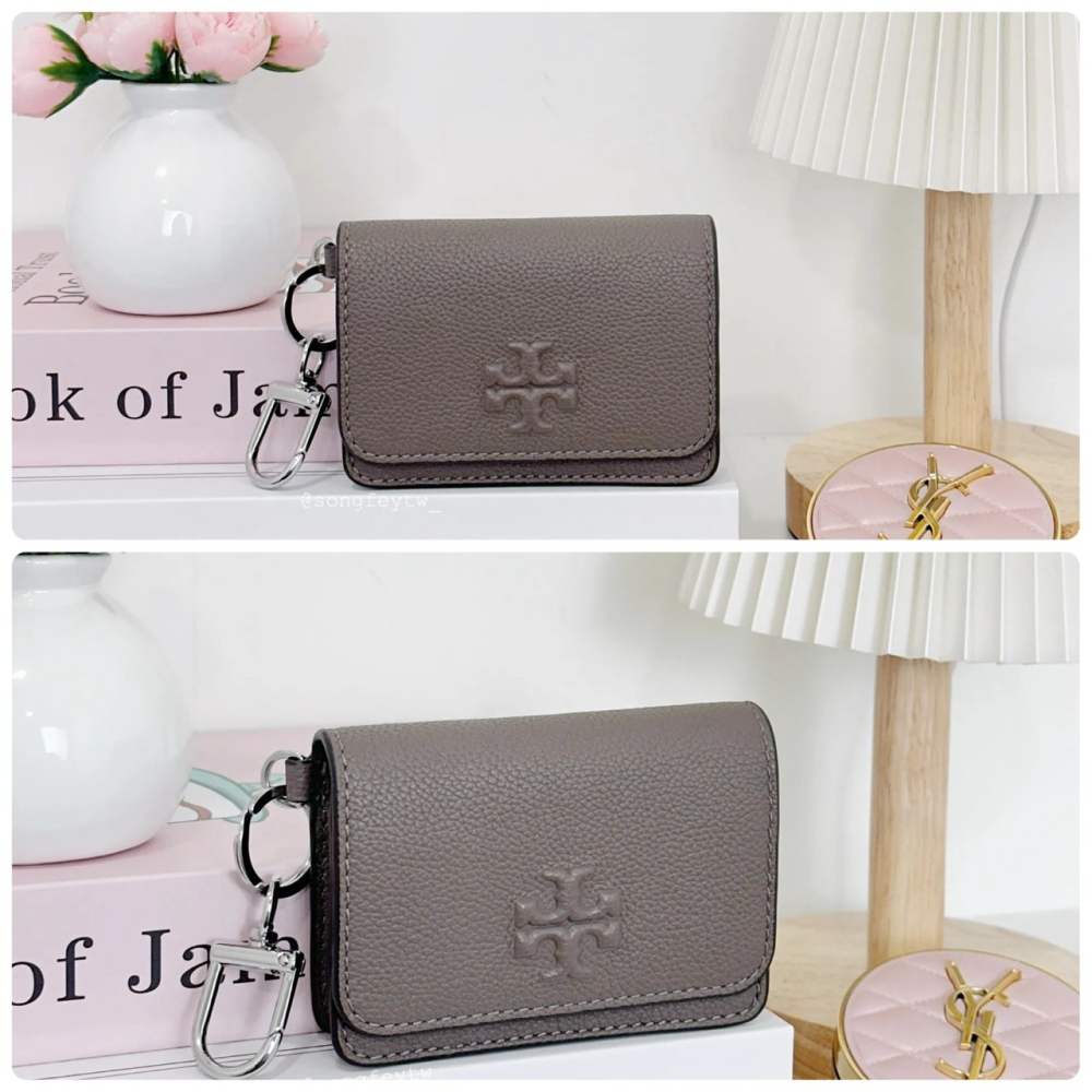 美國代購🇺🇸台灣現貨 Tory Burch｜TB 浮雕 信封卡包 鑰匙圈 零錢包-細節圖9