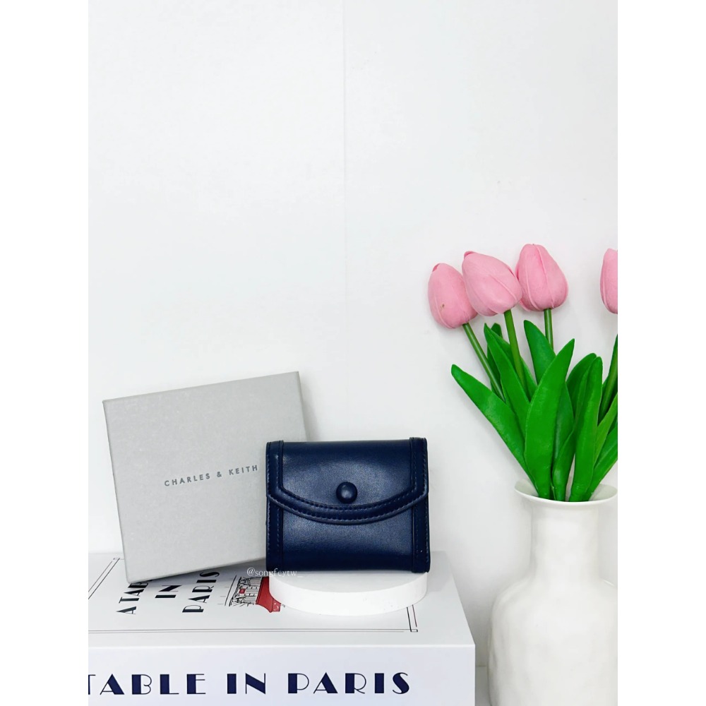 美國代購🇺🇸台灣現貨 CHARLES & KEITH｜小CK 三折短夾 禮盒-規格圖6