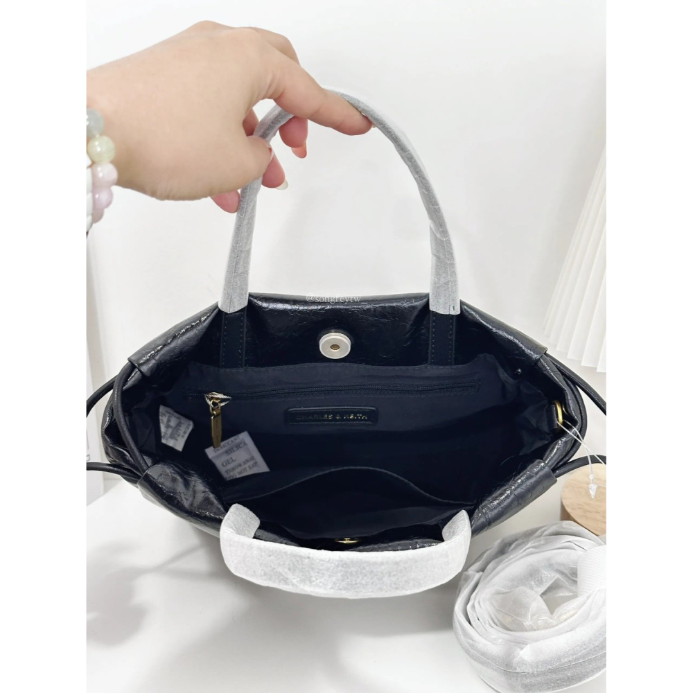 美國代購🇺🇸台灣現貨 CHARLES & KEITH｜小CK 抽繩手提 托特包-細節圖2