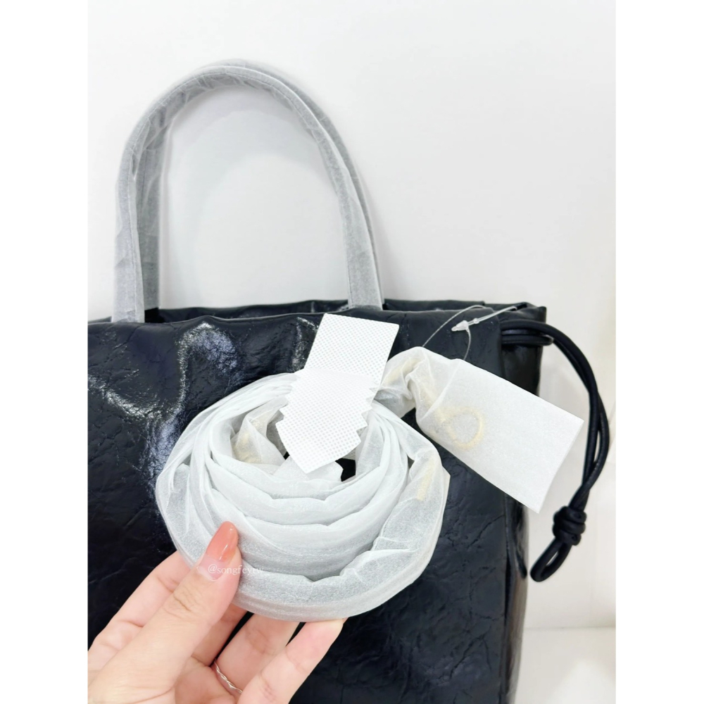 美國代購🇺🇸台灣現貨 CHARLES & KEITH｜小CK 抽繩手提 托特包-細節圖3