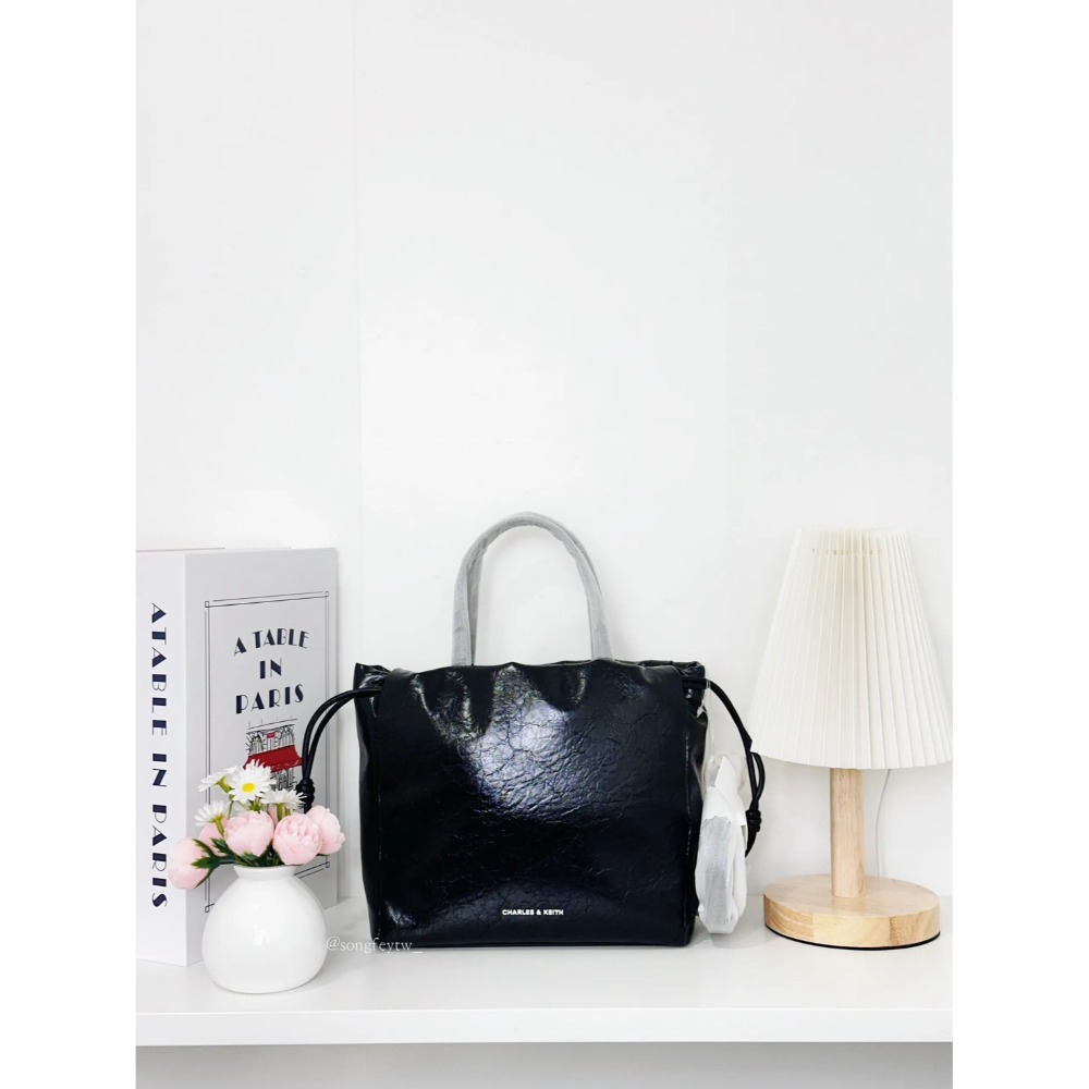 美國代購🇺🇸台灣現貨 CHARLES & KEITH｜小CK 抽繩手提 托特包-規格圖6