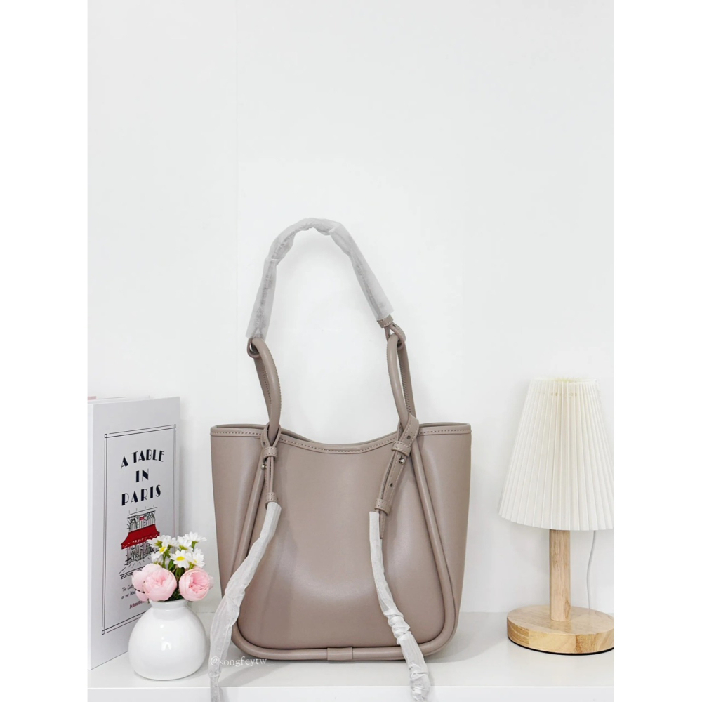 美國代購🇺🇸台灣現貨 CHARLES & KEITH｜小CK Lyla 托特包-細節圖3