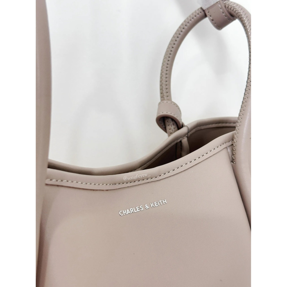 美國代購🇺🇸台灣現貨 CHARLES & KEITH｜小CK Lyla 托特包-細節圖4