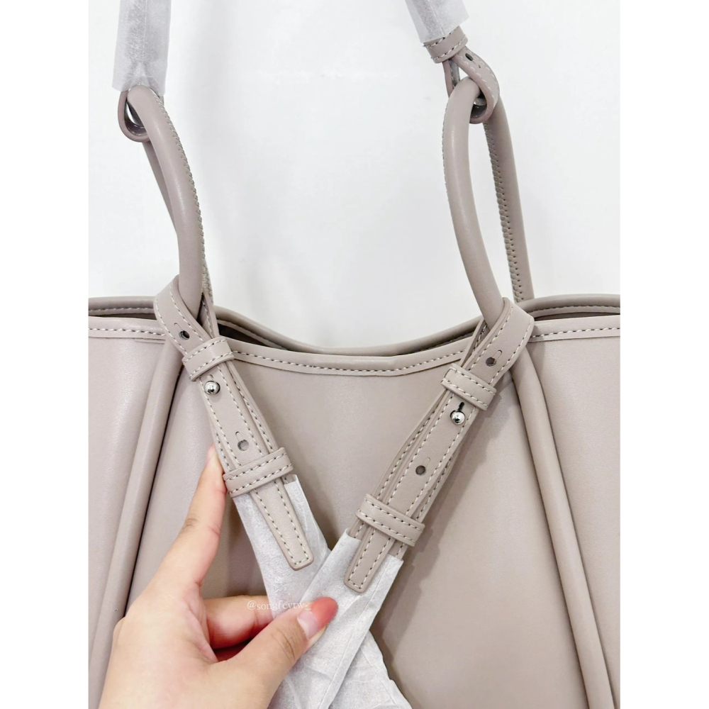 美國代購🇺🇸台灣現貨 CHARLES & KEITH｜小CK Lyla 托特包-細節圖5