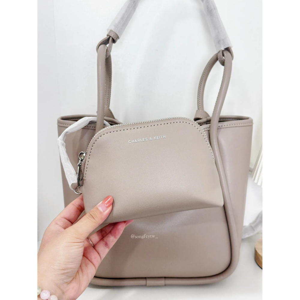 美國代購🇺🇸台灣現貨 CHARLES & KEITH｜小CK Lyla 托特包-細節圖6