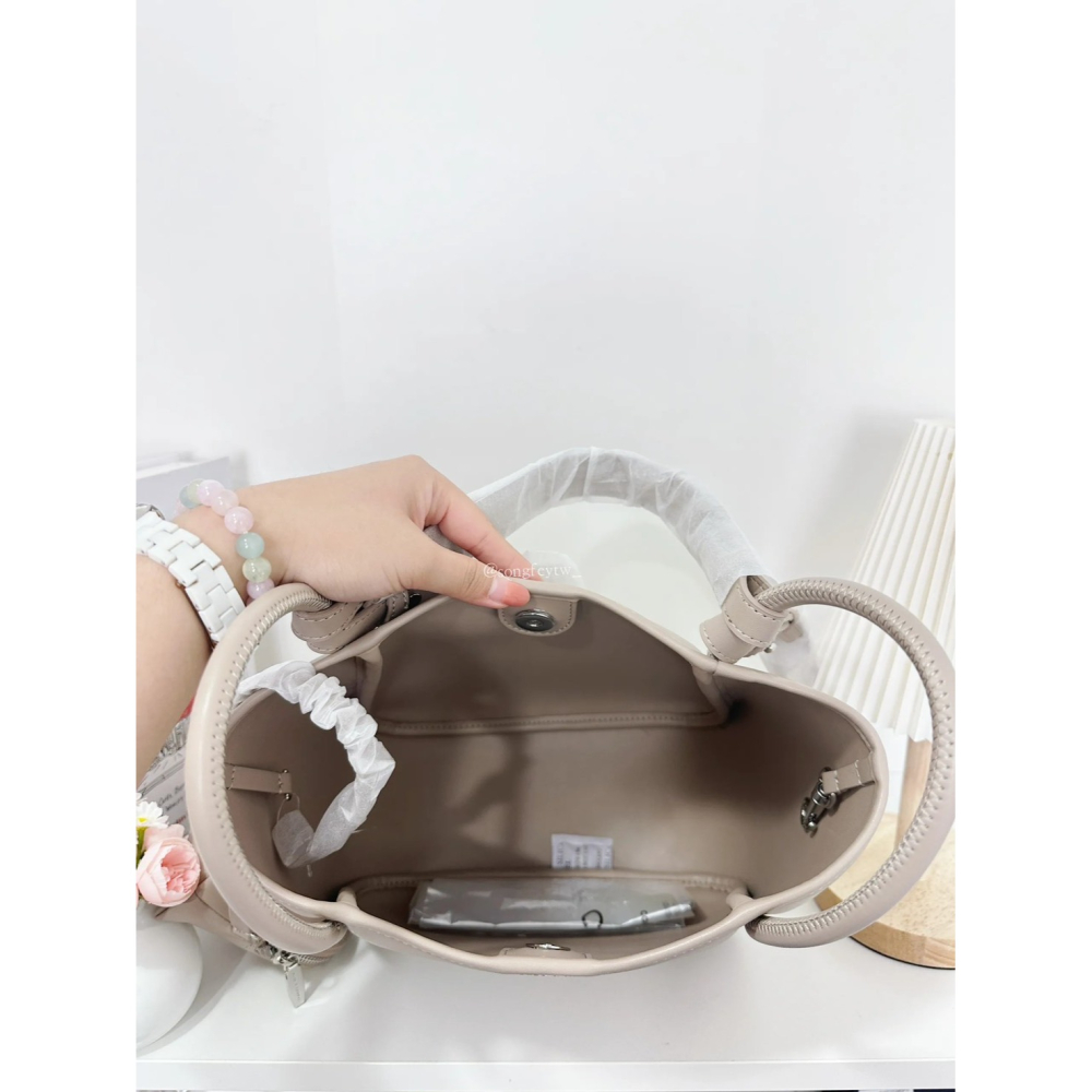 美國代購🇺🇸台灣現貨 CHARLES & KEITH｜小CK Lyla 托特包-細節圖8
