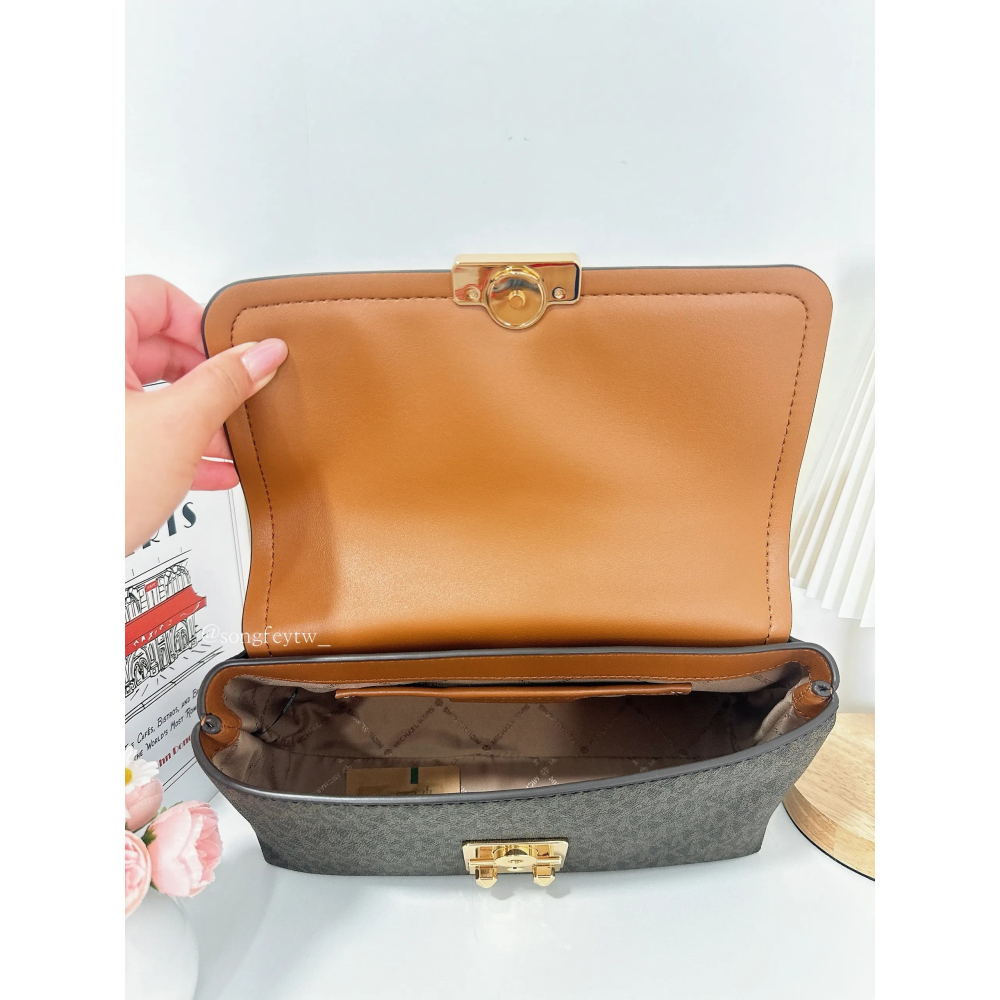 美國代購🇺🇸台灣現貨 Michael Kors｜MK 專櫃款 Tribeca系列 手提信封包-細節圖2