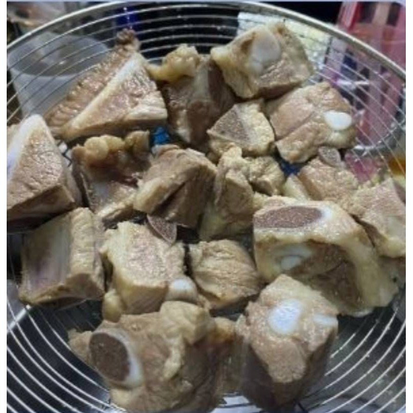 【極海鮮八號鋪】台灣生鮮豬小排切塊1包1斤-厚度大約3cm，連骨帶肉肥瘦均勻，適合蒸煮、燉煮等。冷凍包裝出貨-細節圖3