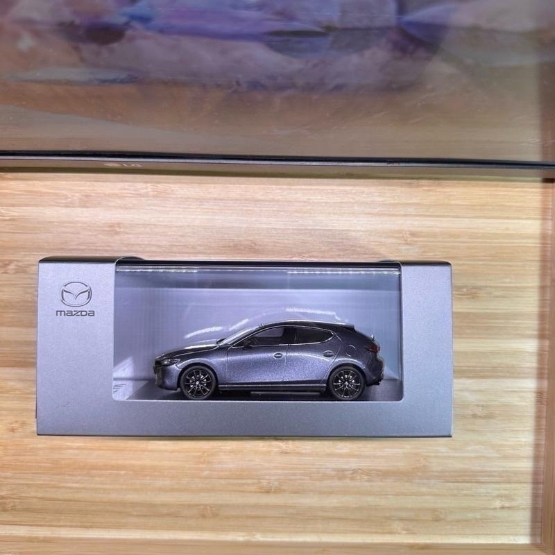 Mazda 3 五門 四代 原廠模型車 1/43-細節圖7