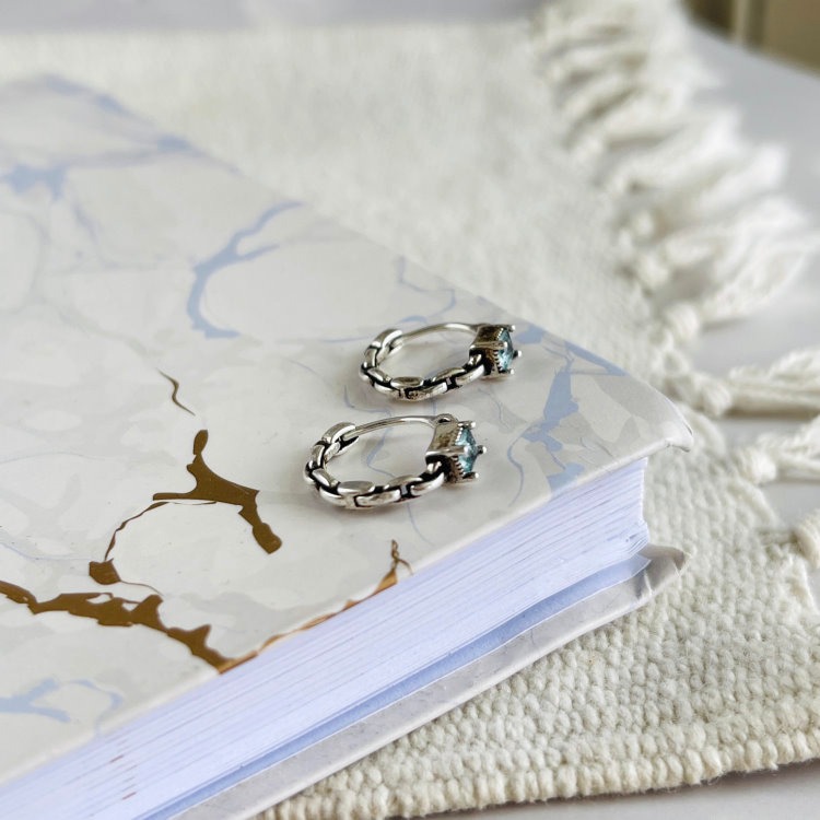 耳環 耳扣 耳圈 易扣式耳環 易扣耳環 透亮海藍方塊 復古泰銀感 鍊條設計 台灣現貨  ＊花漾美人＊嚴選-細節圖4