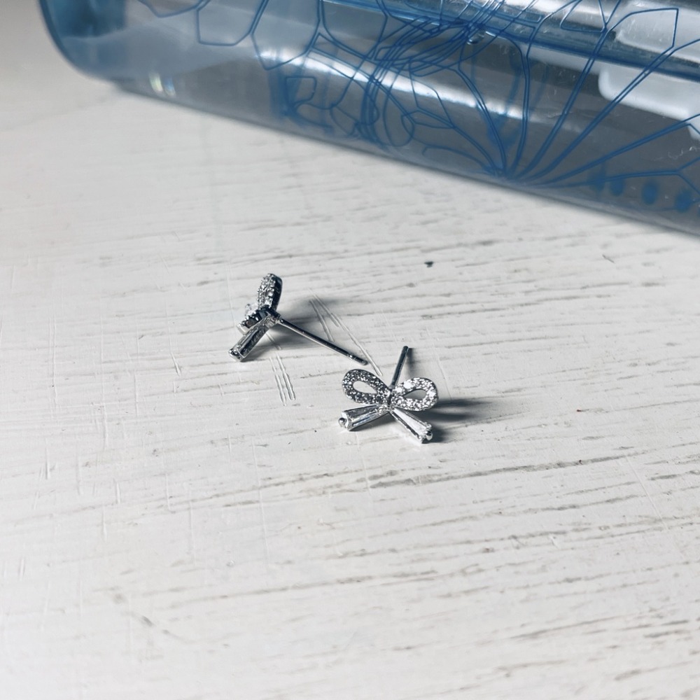 耳環 鋯石耳環 銀針耳環 甜美蝴蝶結 輕奢華風 ＊花漾美人＊嚴選-細節圖7