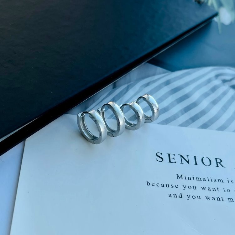 耳環 針式耳環 男生耳環 耳扣 耳圈 易扣耳環 易扣式耳環 簡約細絲圓扣 台灣現貨  ＊花漾美人＊嚴選-細節圖3