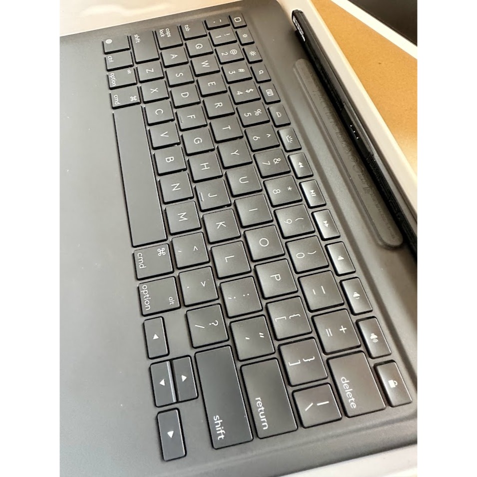 Logitech 羅技COMBO TOUCH 鍵盤保護套iPad Pro 11吋專用- 二手小舖