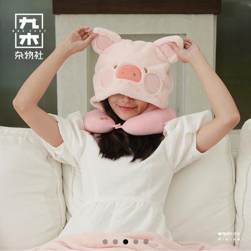🔥現貨🔥九木雜物社 罐頭豬 LuLu豬 連帽枕 午睡枕 護頸枕 飛機枕 禮物 套裝-細節圖3