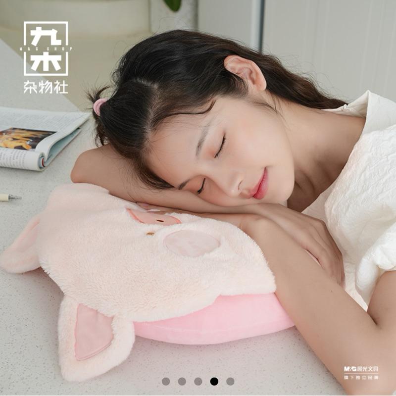 🔥現貨🔥九木雜物社 罐頭豬 LuLu豬 連帽枕 午睡枕 護頸枕 飛機枕 禮物 套裝-細節圖4