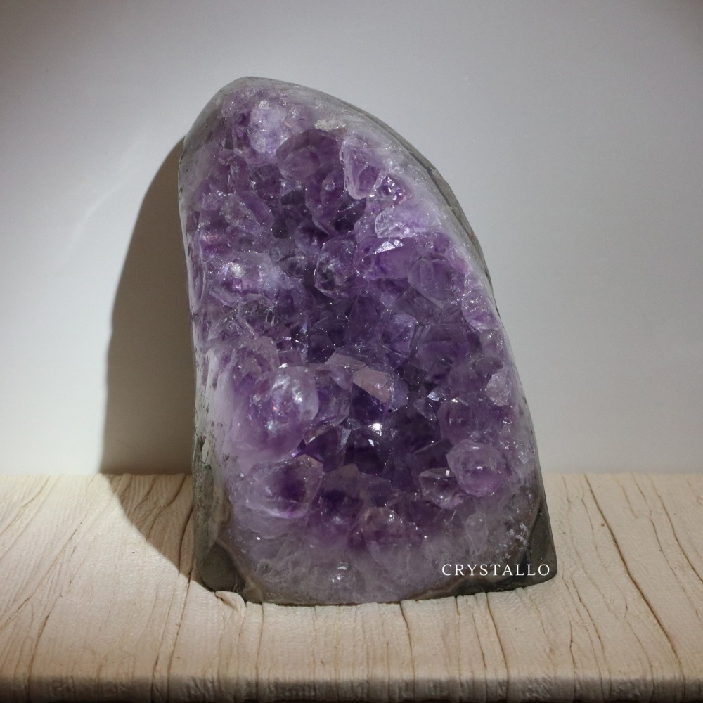 CRYSTALLO-紫晶鎮 #70040 大牙 有影山 水晶層厚 千層瑪瑙邊 本商品頁圖片皆為同一個晶鎮-細節圖3