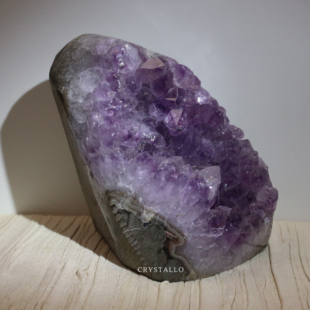 CRYSTALLO-紫晶鎮 #70040 大牙 有影山 水晶層厚 千層瑪瑙邊 本商品頁圖片皆為同一個晶鎮-細節圖4