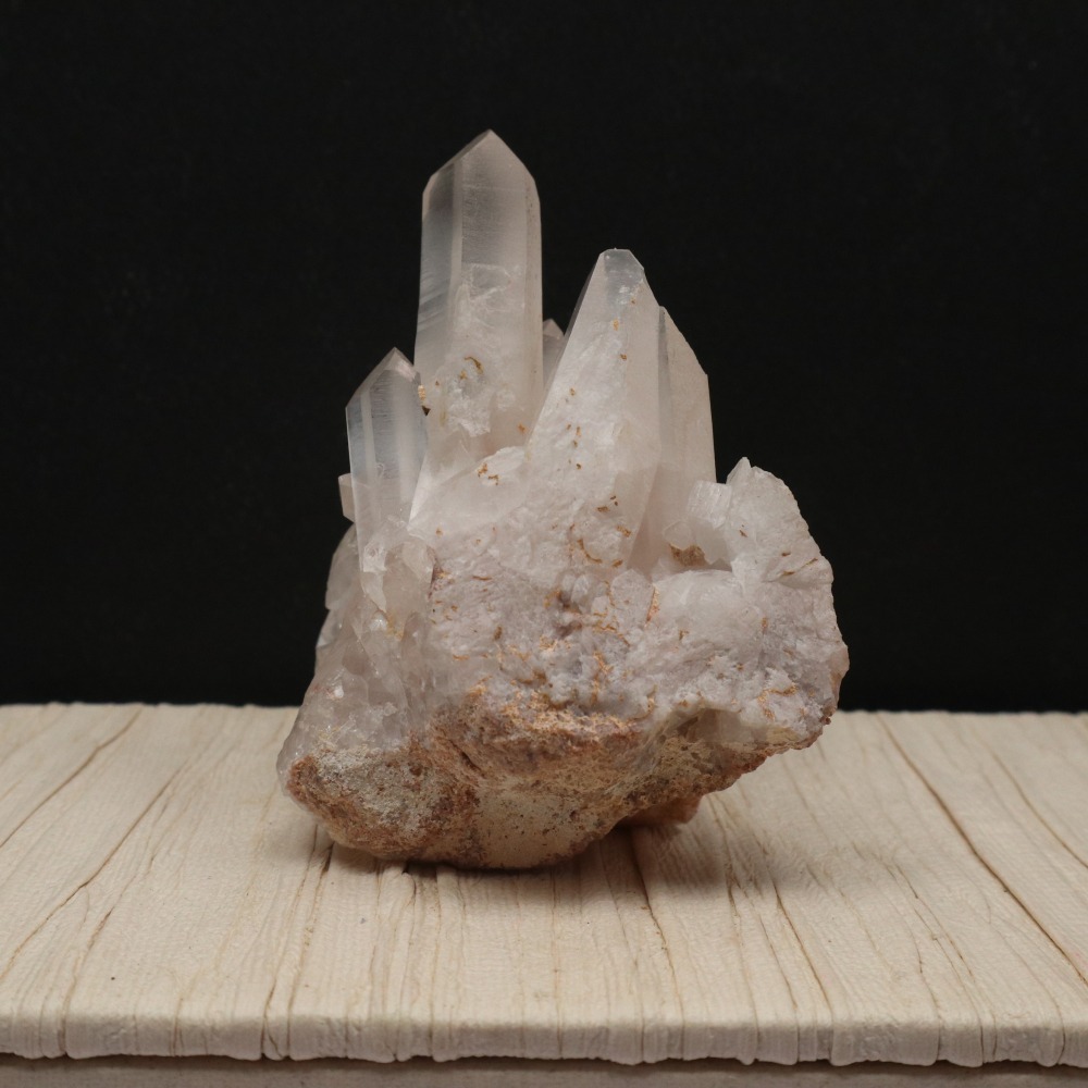 CRYSTALLO-白水晶簇 #90006 偏粉 本商品頁圖片皆為同一個晶簇-細節圖3