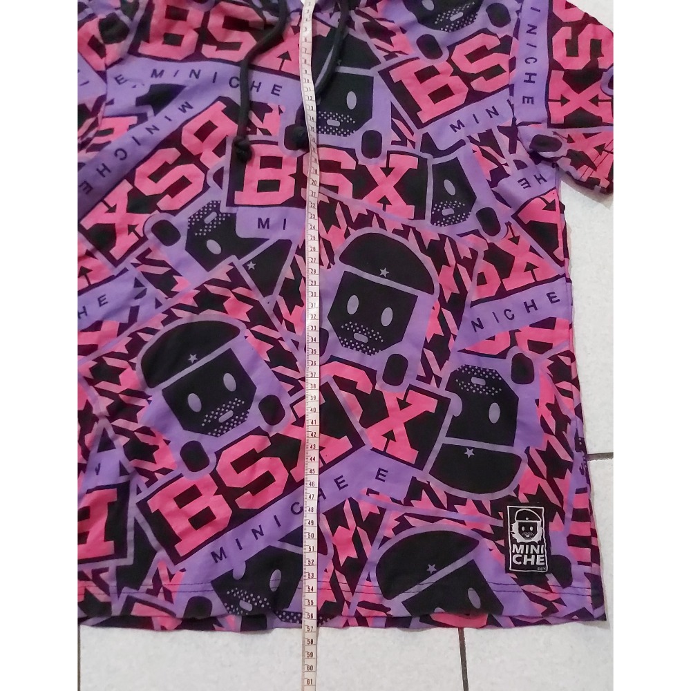 短袖帶帽上衣（二手）-細節圖2