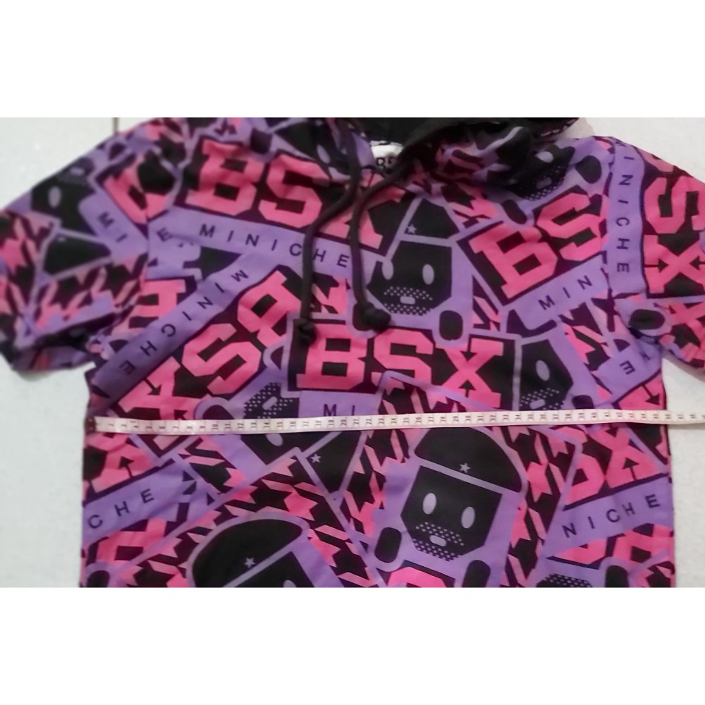 短袖帶帽上衣（二手）-細節圖4