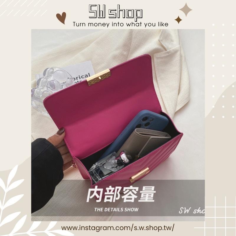 【sw.shop】🔥現貨+預購實拍🔥鏈條格紋小方包 2023新款 格菱包 斜背包 側背包 女包 單肩包 鎖扣包 鏈條包-細節圖7