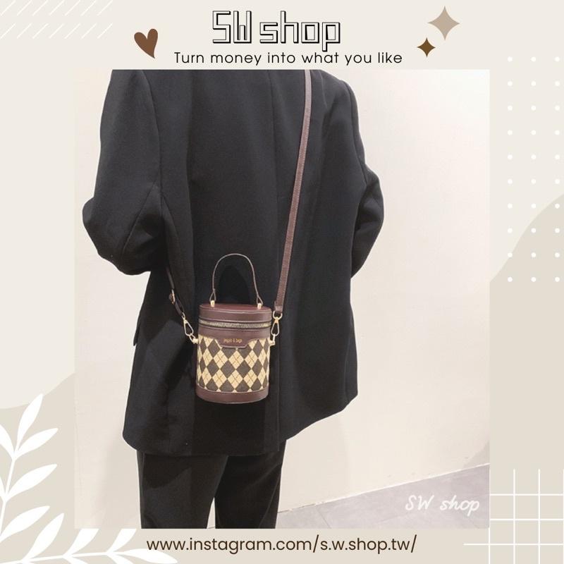 【sw.shop】🔥預購+現貨實拍🔥韓版圓筒格紋包 2023新款 圓筒包 斜背包 側背包 女包 單肩包 小水桶包 質感包-細節圖3