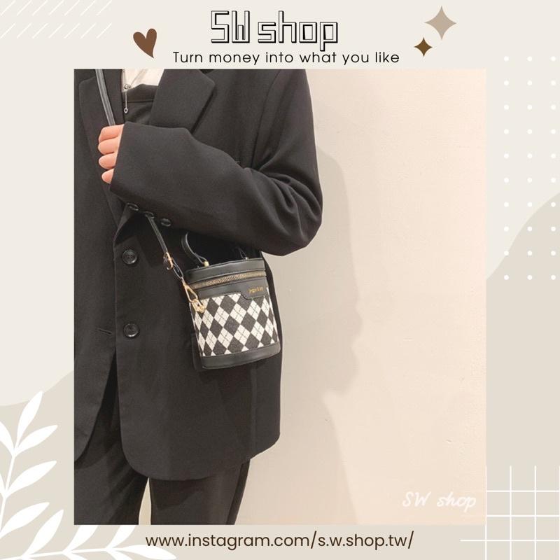 【sw.shop】🔥預購+現貨實拍🔥韓版圓筒格紋包 2023新款 圓筒包 斜背包 側背包 女包 單肩包 小水桶包 質感包-細節圖5