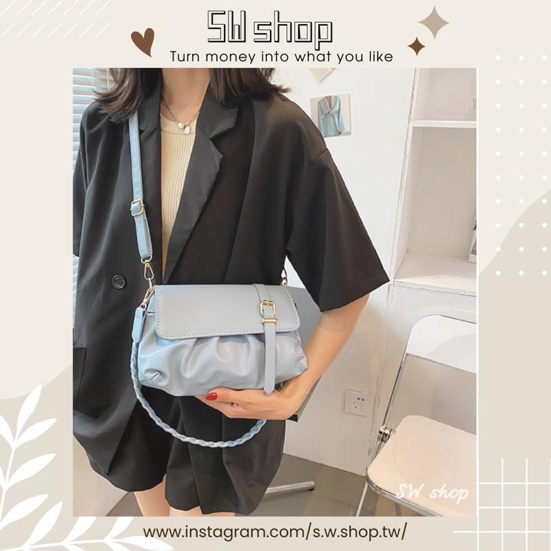 【sw.shop】🔥預購實拍🔥素面水餃包腋下包 2022新款 水餃包 斜背包 側背包 女包 單肩包 磁扣包 質感包 腋下-細節圖4