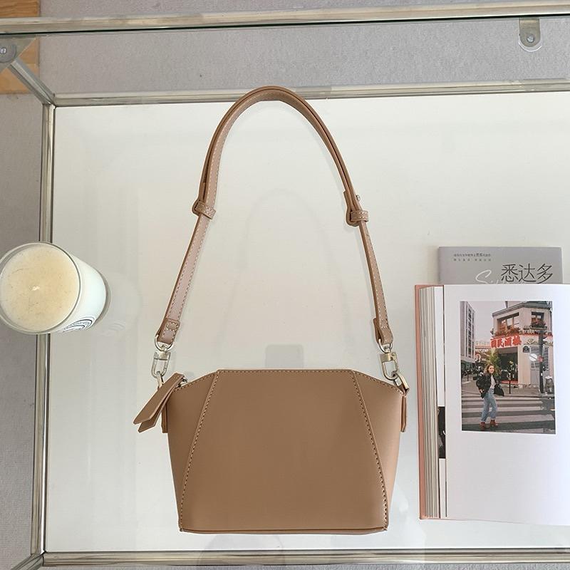 【sw.shop】🔥台灣出貨🔥經典不敗款貝殼包 2024 新款 貝殼包 斜背包 側背包 女包 單肩包 經典款 質感包-細節圖4