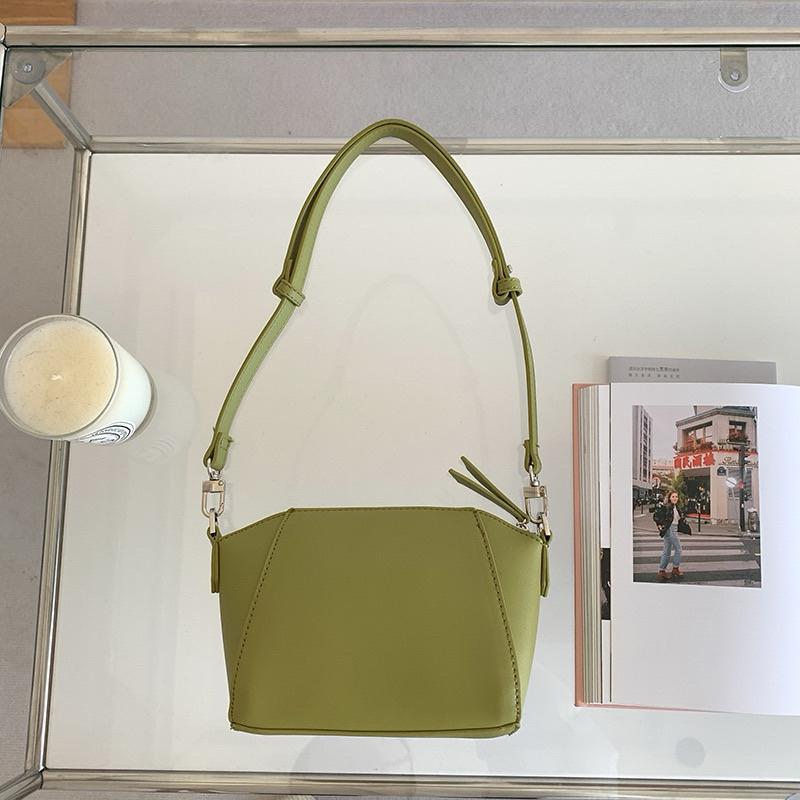 【sw.shop】🔥台灣出貨🔥經典不敗款貝殼包 2024 新款 貝殼包 斜背包 側背包 女包 單肩包 經典款 質感包-細節圖6