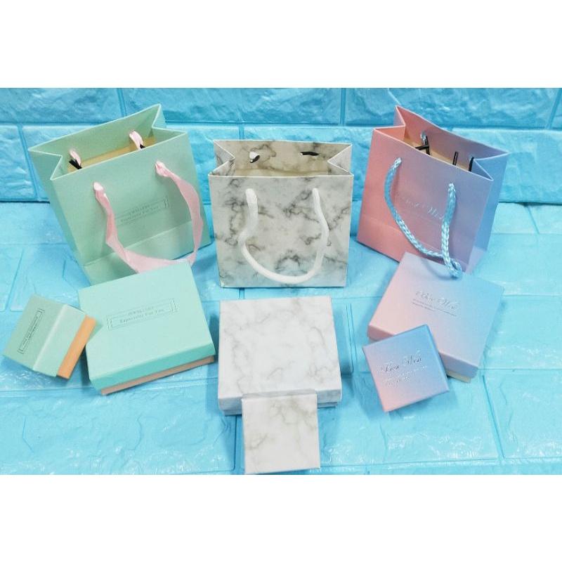 紙袋 提袋 手提袋 包裝盒 禮物包裝 紙絲 彩色紙絲 防撞包裝 聖誕禮物 交換禮物 禮物小 卡片 卡片 聖誕卡片-細節圖3