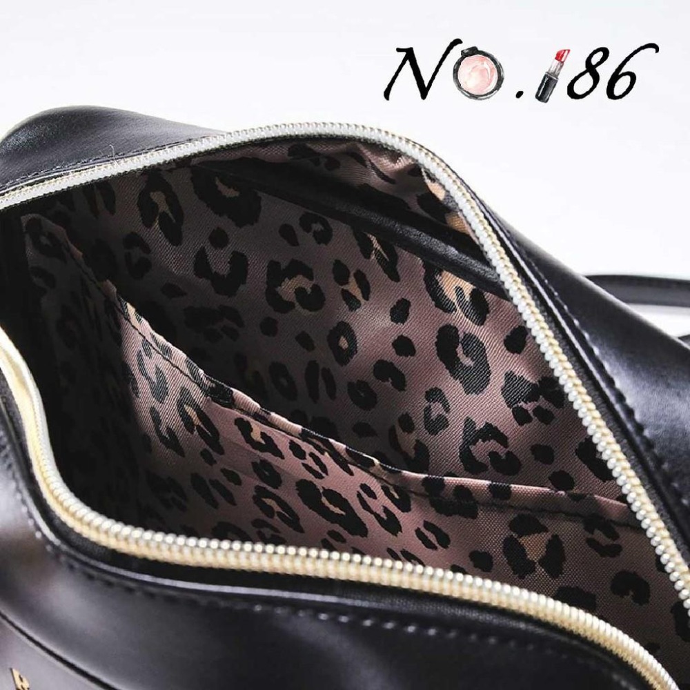 袋我走【B:MING by BEAMS 黑色皮質側背小方包】-細節圖5