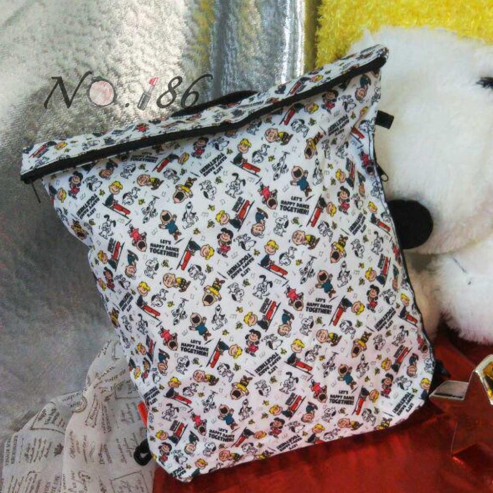 袋我走【SNOOPY 摺疊拉鍊滿版花樣後背包】-細節圖4