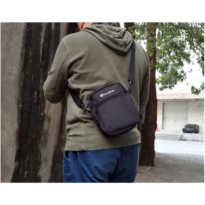 袋我走【Champion 黑色側背小方包】-細節圖4