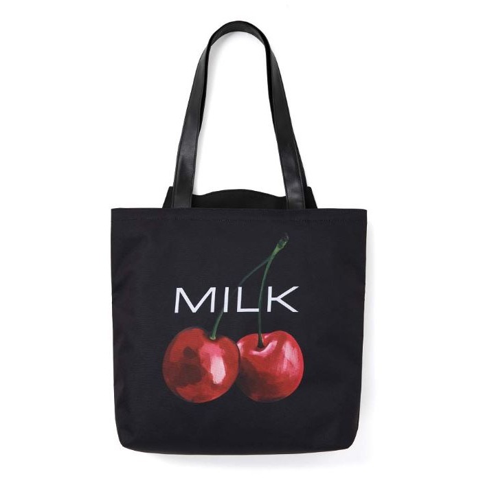 袋我走【MILKFED. 黑色皮革側背包+吊飾兩件組MILK CHERRY CAT BAG BOOK 附錄托特包】-細節圖4