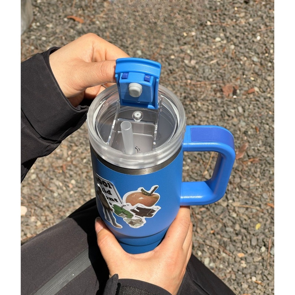 【艾特叔叔旗艦店】304不鏽鋼 保溫瓶 保溫杯 冰霸杯 保溫保冷 自帶提把 雙飲 直飲 吸管 雙層真空-細節圖3