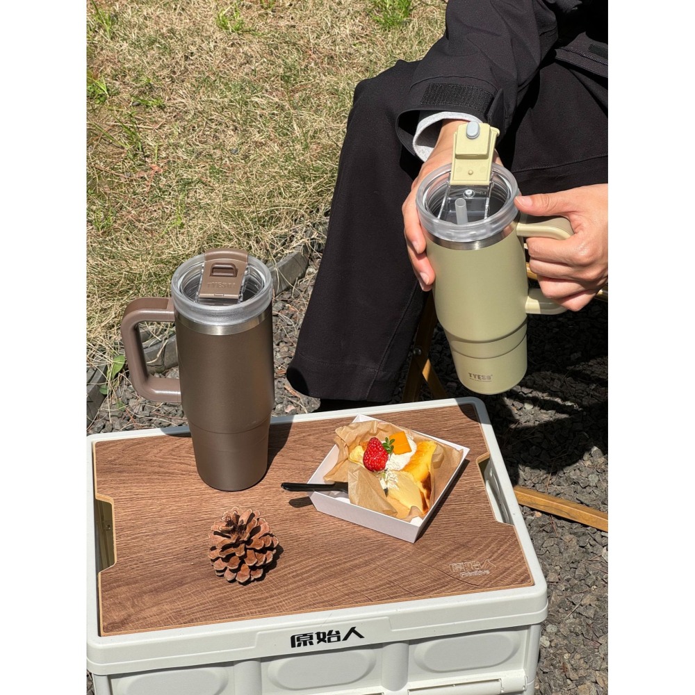 【艾特叔叔旗艦店】304不鏽鋼 保溫瓶 保溫杯 冰霸杯 保溫保冷 自帶提把 雙飲 直飲 吸管 雙層真空-細節圖7