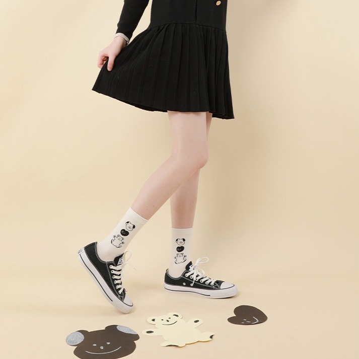 VYPST 現貨 趣味Hello系列中筒襪 純棉襪 素色 長襪 襪子 百搭必備 交換禮物 生日禮物 情人節禮物-細節圖2